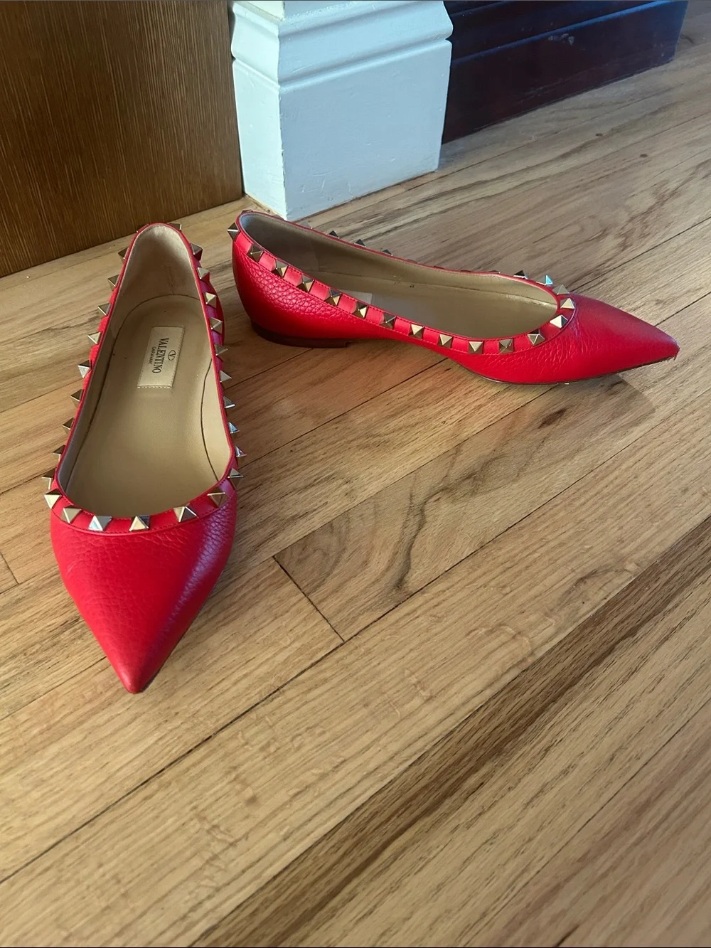 Valentino Red Pointed Rockstud Leather Flats in great condition! - Picture 2 of 11